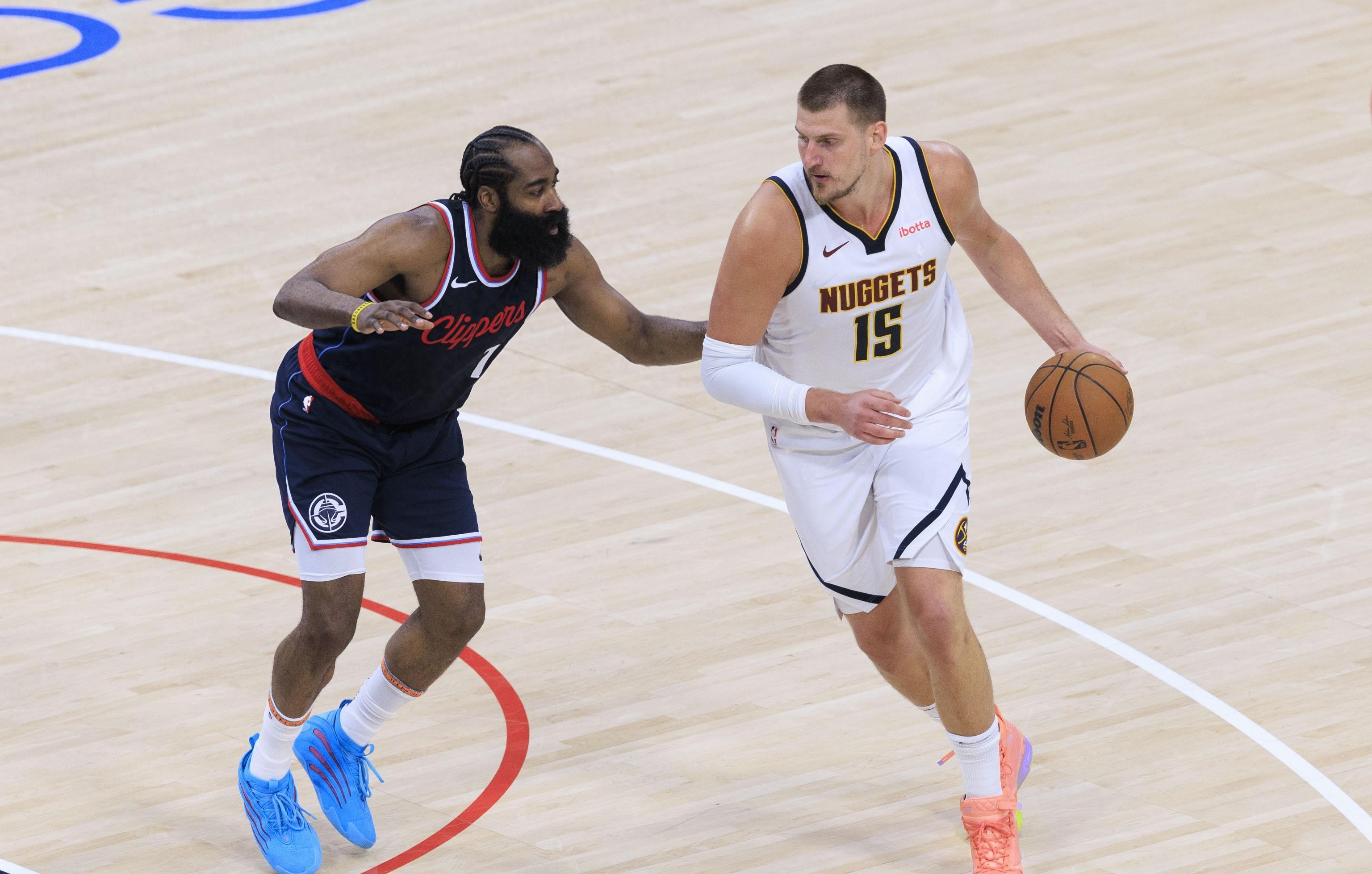 关于关键战马赛刷新队史纪录：NBA季后赛节点到来，球迷炸锅，轮换策略被讨论的信息