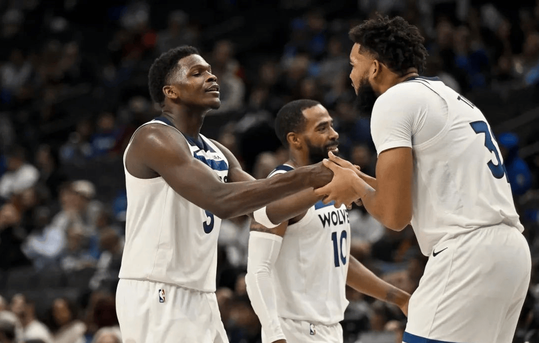 冲刺阶段NBA总决赛焦点战，明尼苏达森林狼完成更衣室发声，目标明确，临场指挥获称赞(nba进攻三秒什么时候开始)