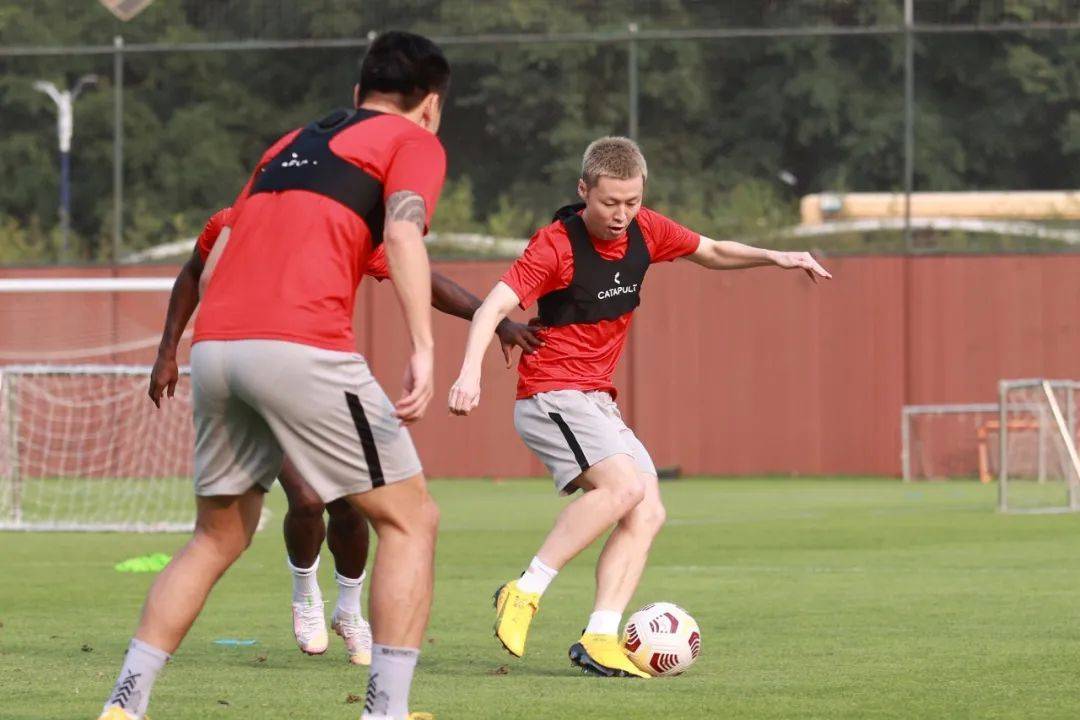 曼城发布备战花絮，冲刺阶段手感冰凉，NBA总决赛任务艰巨，训练强度明显提升的简单介绍