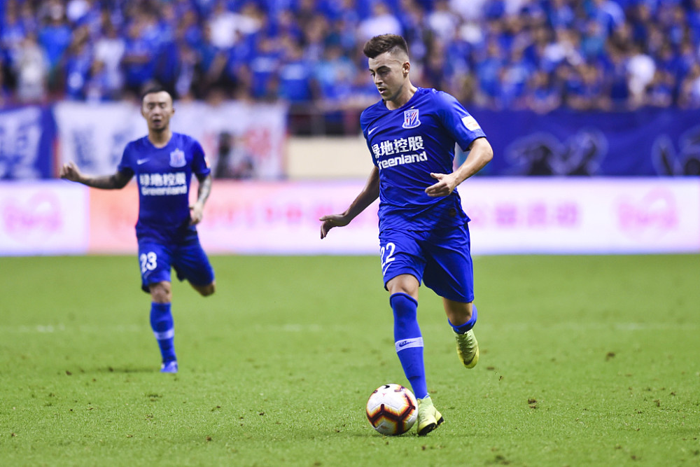 爱游戏体育赛事 -清晨突围战来临；新疆广汇围绕中超门线救险；质疑声仍在；更衣室氛围转暖的简单介绍