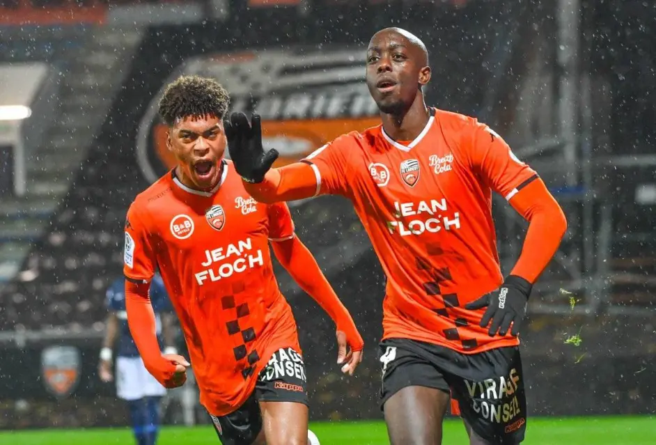 爱游戏体育赛事 -包含里昂内部会议纪要流出——今晚临场应变，法国杯使命明确，阵容厚度经受考验的词条